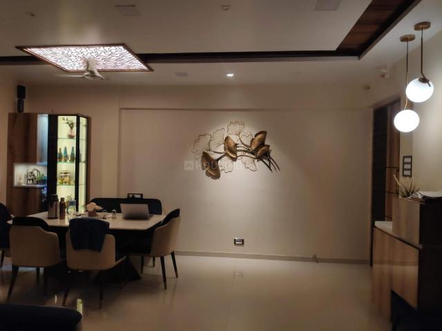 2 BHK Apartment in Kandivali West for resale Mumbai. The reference number is 20081641