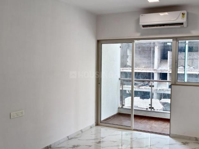 2 BHK Apartment in Kandivali West for resale Mumbai. The reference number is 20119334