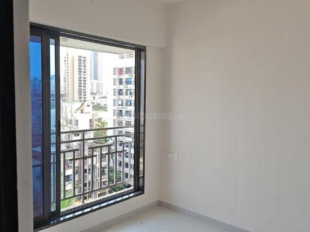 2 BHK Apartment in Kandivali West for resale Mumbai. The reference number is 20185986