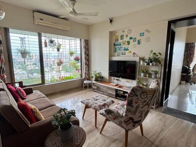 2 BHK Apartment in Kandivali West for resale Mumbai. The reference number is 20233224