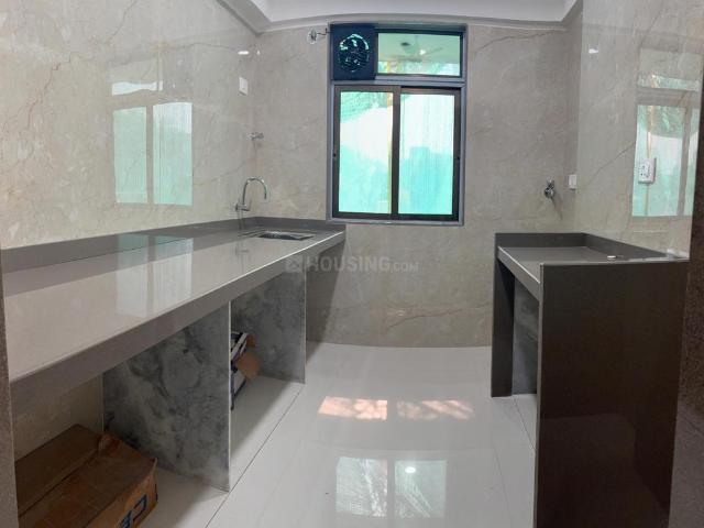 2 BHK Apartment in Kandivali West for resale Mumbai. The reference number is 20249305