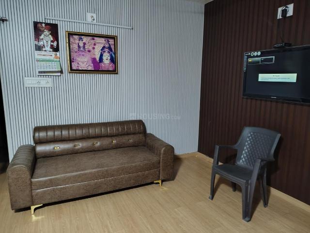 2 BHK Apartment in Kankaria for rent Ahmedabad. The reference number is 20351325