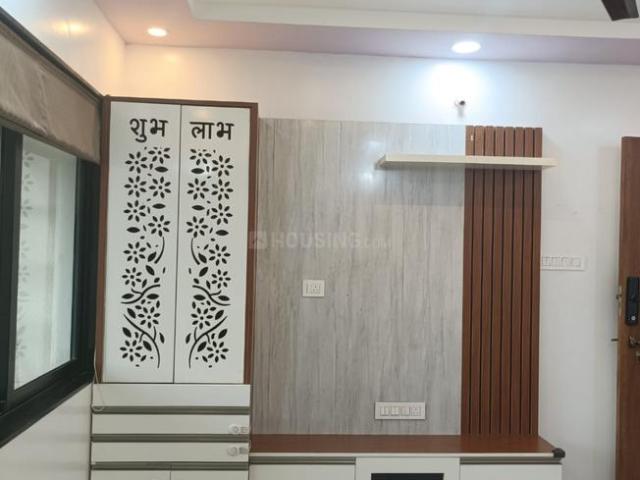 2 BHK Apartment in Karve Nagar for rent Pune. The reference number is 19639295