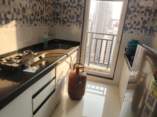 2 BHK Apartment in Kasarvadavali for rent Thane. The reference number is 18551319