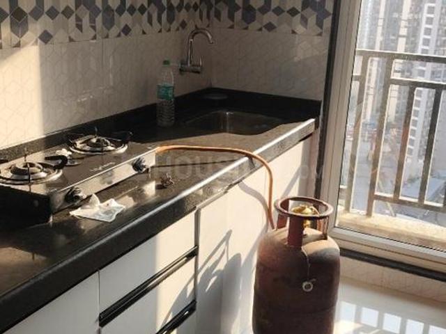 2 BHK Apartment in Kasarvadavali for rent Thane. The reference number is 18561986