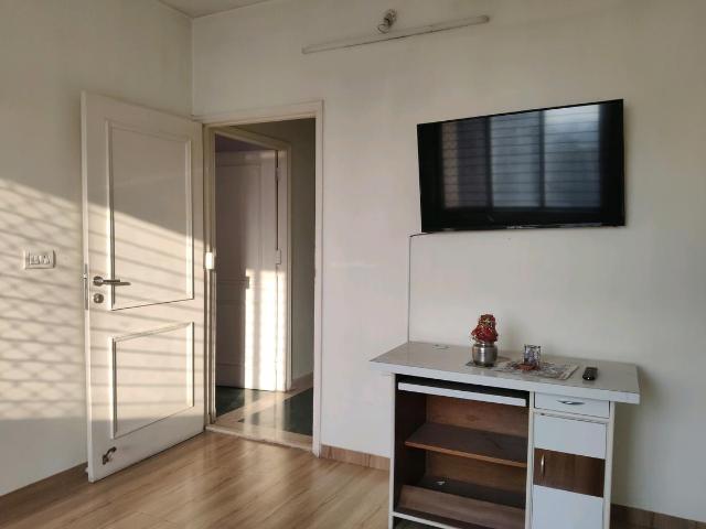 2 BHK Apartment in Kasarvadavali for rent Thane. The reference number is 18879313