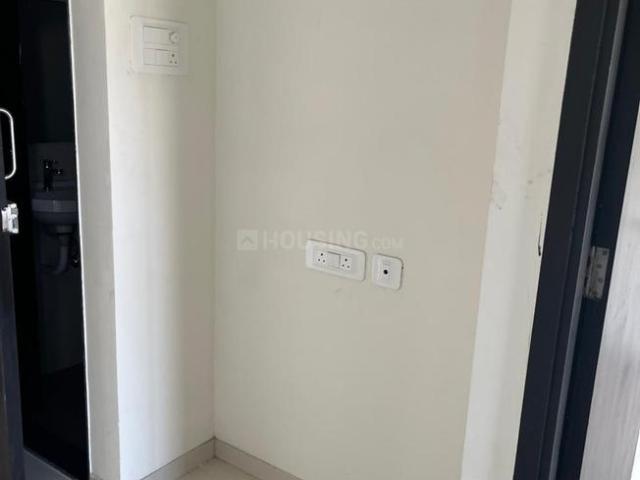 2 BHK Apartment in Kasarvadavali for rent Thane. The reference number is 19068976