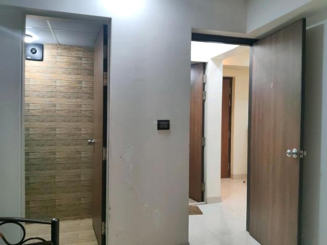 2 BHK Apartment in Kasarvadavali for rent Thane. The reference number is 19811585