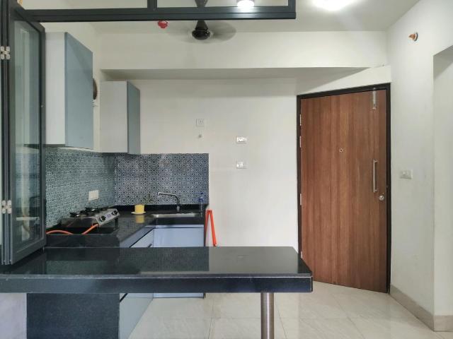 2 BHK Apartment in Kasarvadavali for rent Thane. The reference number is 19812479