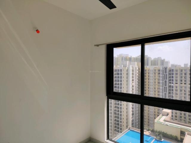 2 BHK Apartment in Kasarvadavali for rent Thane. The reference number is 19906040