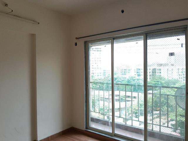 2 BHK Apartment in Kasarvadavali for rent Thane. The reference number is 20037132