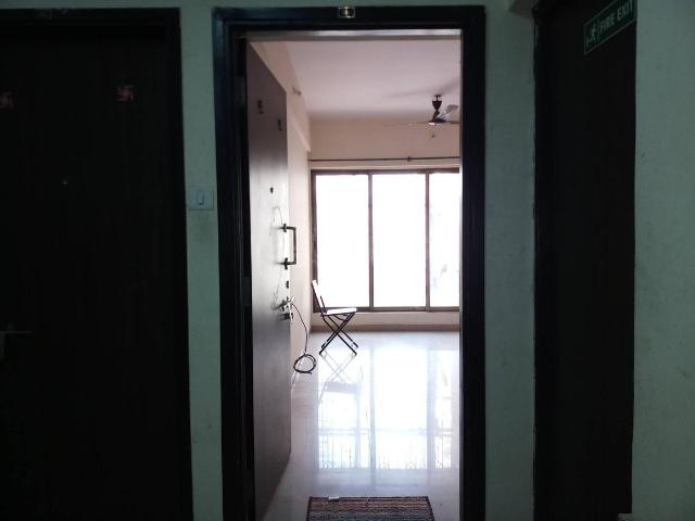 2 BHK Apartment in Kasarvadavali for rent Thane. The reference number is 20225352
