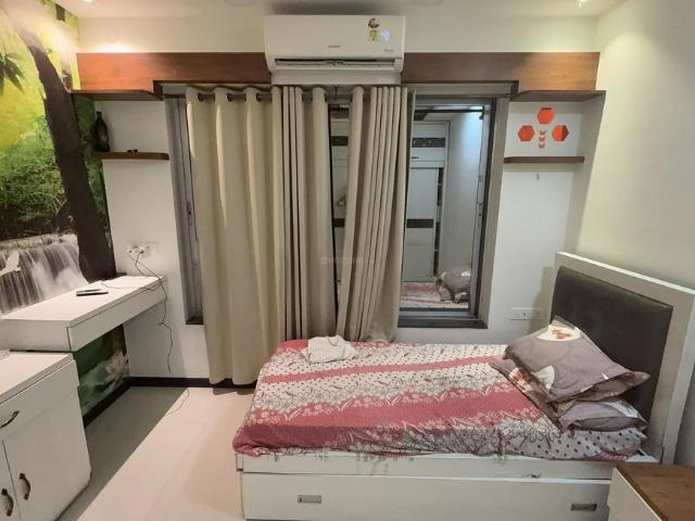 2 BHK Apartment in Kasarvadavali for rent Thane. The reference number is 20351290