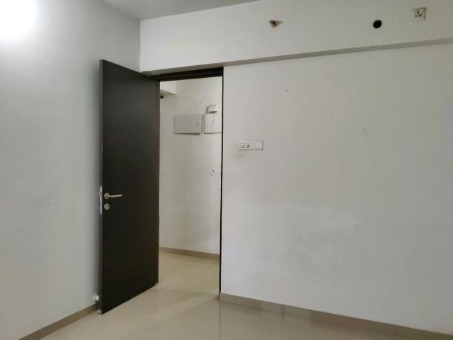2 BHK Apartment in Kasarvadavali for rent Thane. The reference number is 20720726
