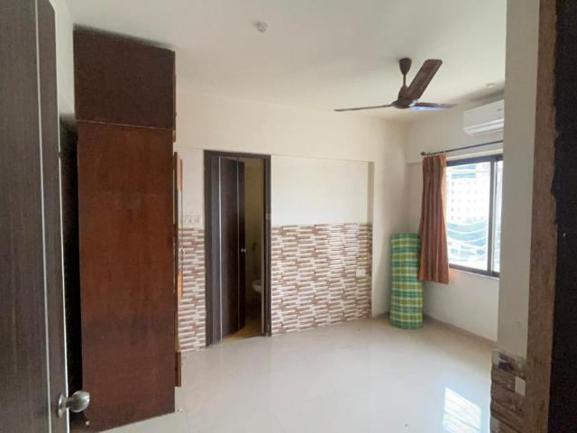 2 BHK Apartment in Kasarvadavali for resale Thane. The reference number is 20686383