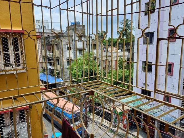 2 BHK Apartment in Kasba for resale Kolkata. The reference number is 17091485