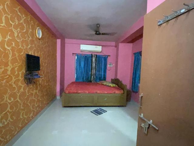 2 BHK Apartment in Keshtopur for rent Kolkata. The reference number is 20319960