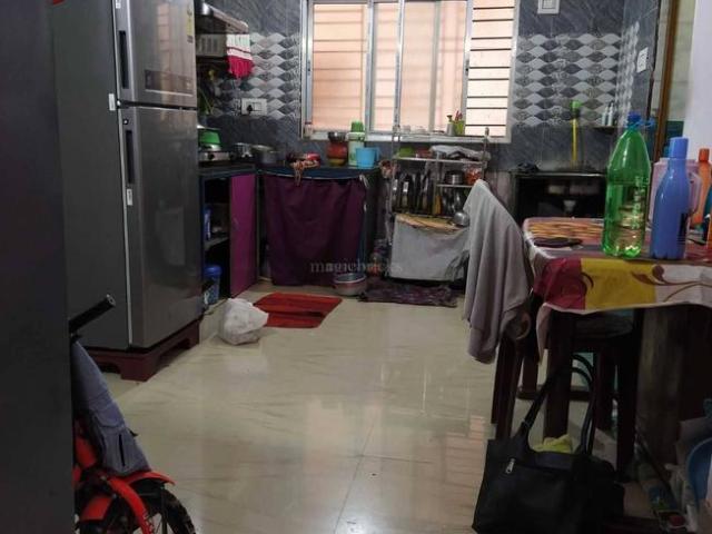 2 BHK Apartment in Keshtopur for resale Kolkata. The reference number is 9811785