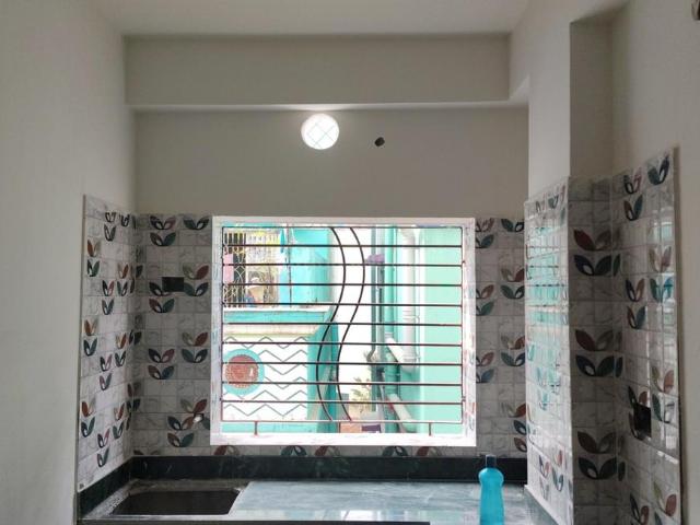 2 BHK Apartment in Keshtopur for resale Kolkata. The reference number is 19275849