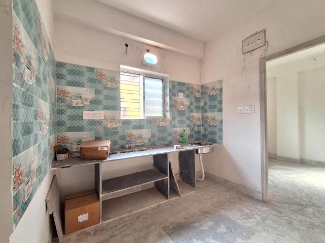 2 BHK Apartment in Keshtopur for resale Kolkata. The reference number is 19315441
