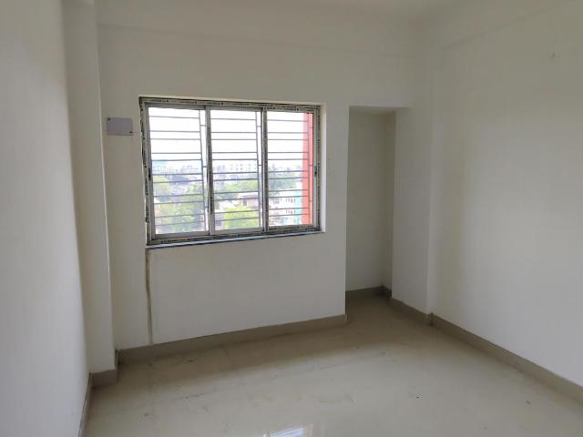 2 BHK Apartment in Keshtopur for resale Kolkata. The reference number is 20059070