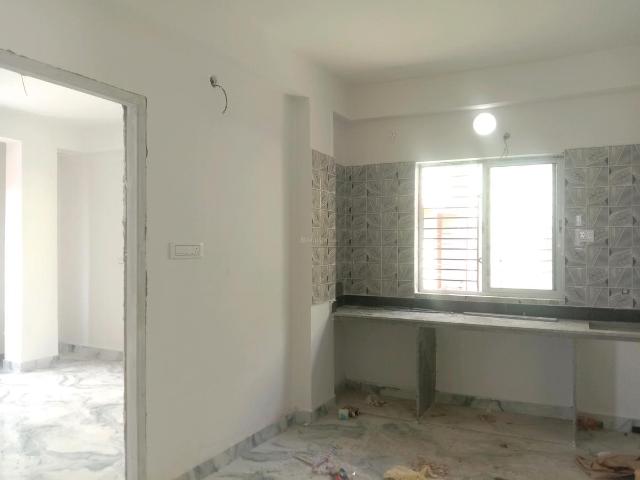 2 BHK Apartment in Keshtopur for resale Kolkata. The reference number is 20337320