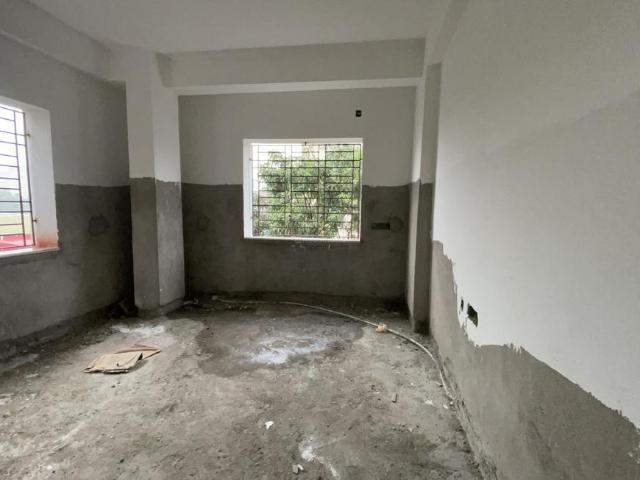 2 BHK Apartment in Keshtopur for resale Kolkata. The reference number is 20549677