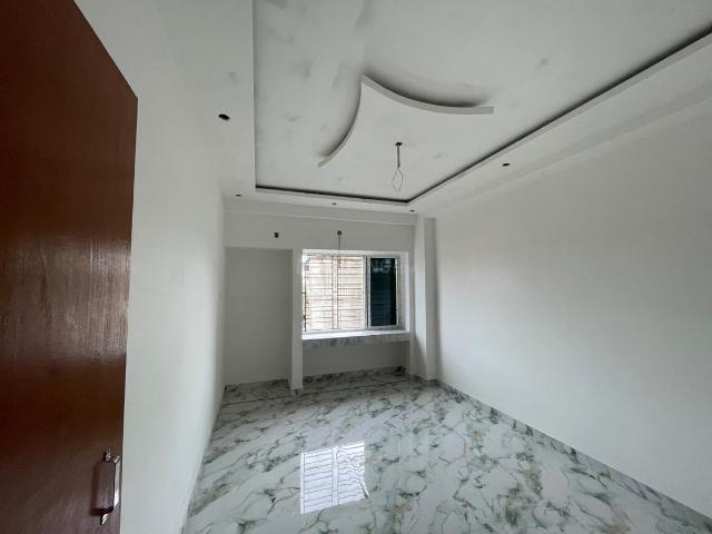 2 BHK Apartment in Keshtopur for resale Kolkata. The reference number is 20931696