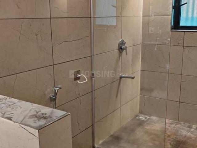 2 BHK Apartment in Khar West for rent Mumbai. The reference number is 18121732