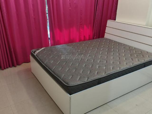 2 BHK Apartment in Khar West for rent Mumbai. The reference number is 19398310