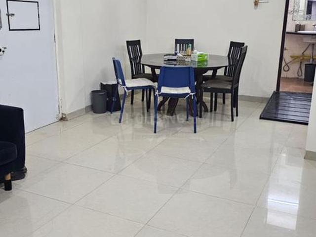 2 BHK Apartment in Khar West for rent Mumbai. The reference number is 19423463