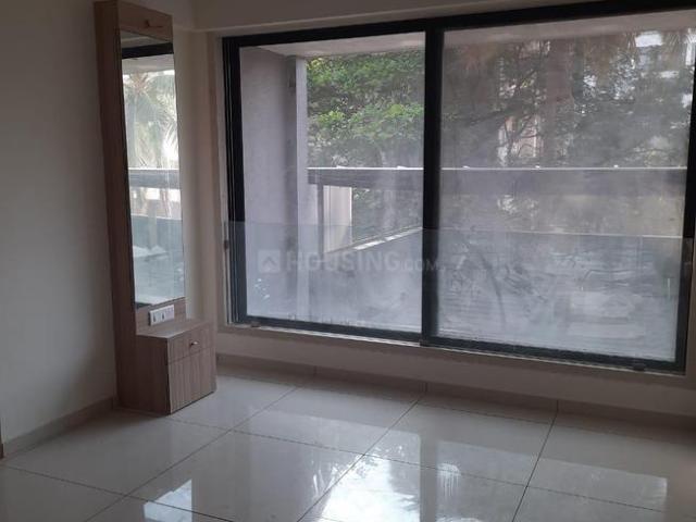 2 BHK Apartment in Khar West for rent Mumbai. The reference number is 19580239