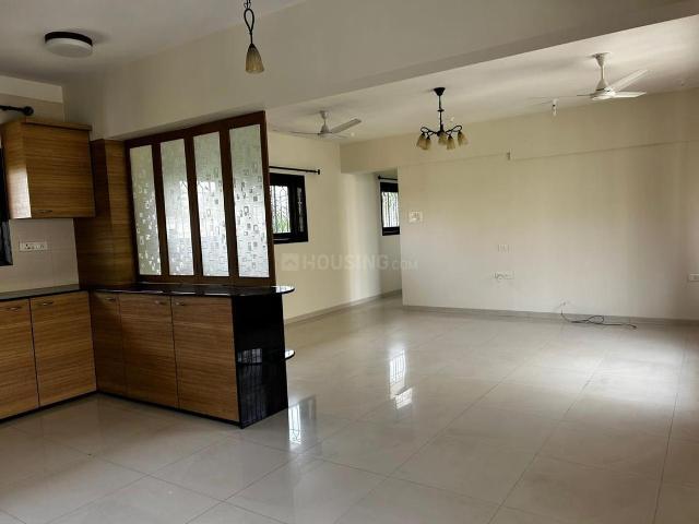 2 BHK Apartment in Khar West for rent Mumbai. The reference number is 19604761
