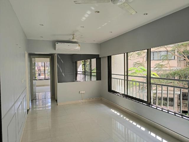 2 BHK Apartment in Khar West for rent Mumbai. The reference number is 19740058