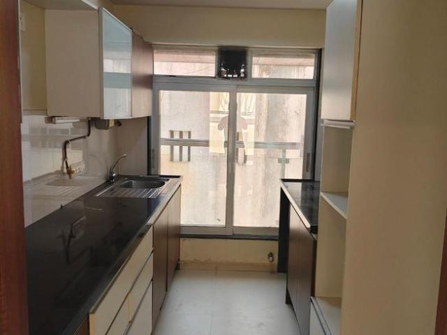 2 BHK Apartment in Khar West for rent Mumbai. The reference number is 19955021