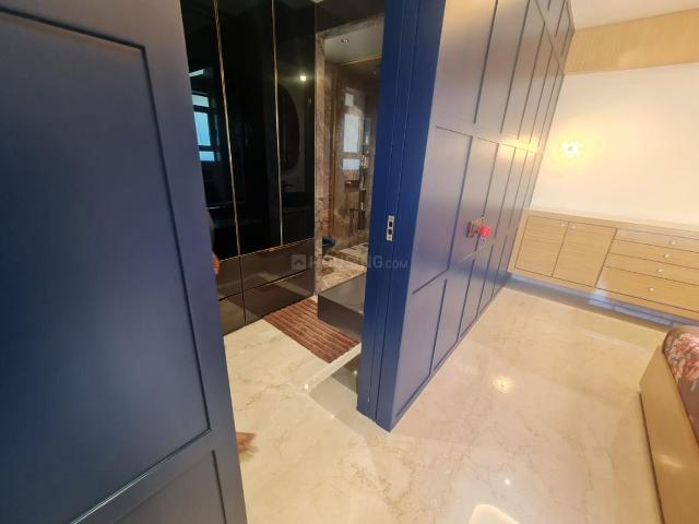 2 BHK Apartment in Khar West for rent Mumbai. The reference number is 20097859