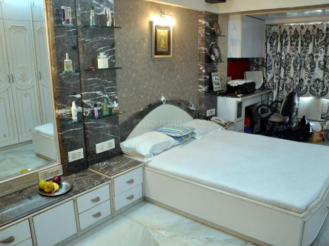 2 BHK Apartment in Khar West for rent Mumbai. The reference number is 20357245