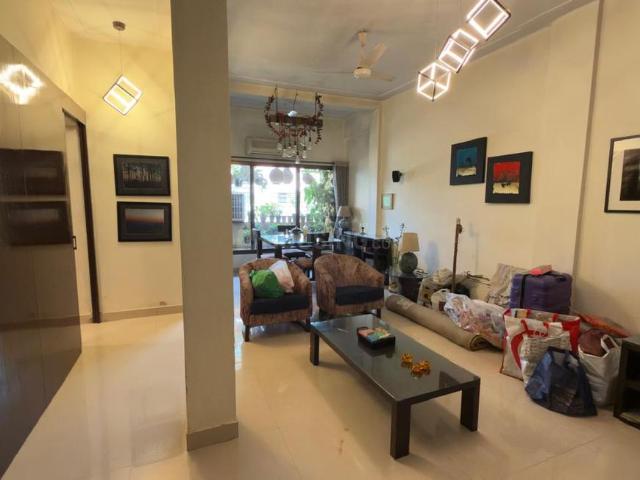 2 BHK Apartment in Khar West for rent Mumbai. The reference number is 20463013