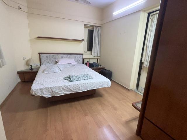 2 BHK Apartment in Khar West for rent Mumbai. The reference number is 20408331
