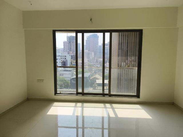 2 BHK Apartment in Khar West for resale Mumbai South West. The reference number is 16980426