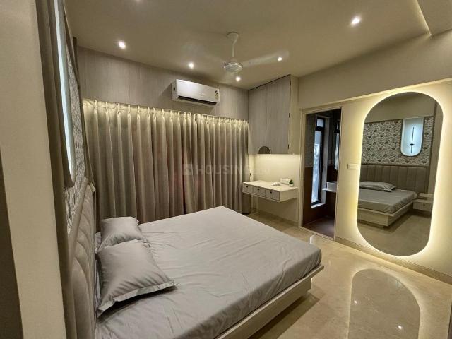 2 BHK Apartment in Khar West for resale Mumbai South West. The reference number is 17000281