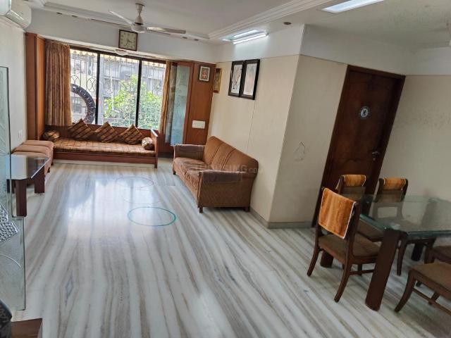 2 BHK Apartment in Khar West for resale Mumbai. The reference number is 17148258