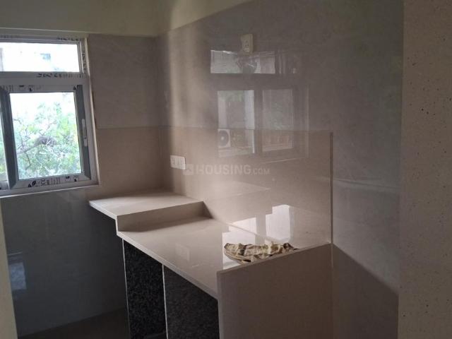2 BHK Apartment in Khar West for resale Mumbai. The reference number is 18572045