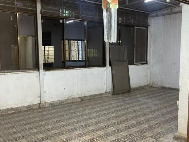 2 BHK Apartment in Khar West for resale Mumbai. The reference number is 19966770