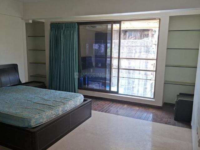 2 BHK Apartment in Khar West for resale Mumbai. The reference number is 20513295