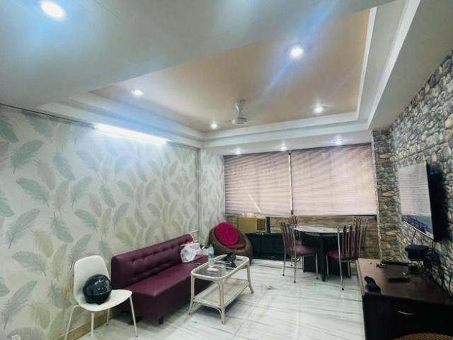2 BHK Apartment in Khar West for resale Mumbai. The reference number is 20567921