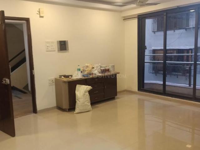 2 BHK Apartment in Khar West for resale Mumbai. The reference number is 20583111