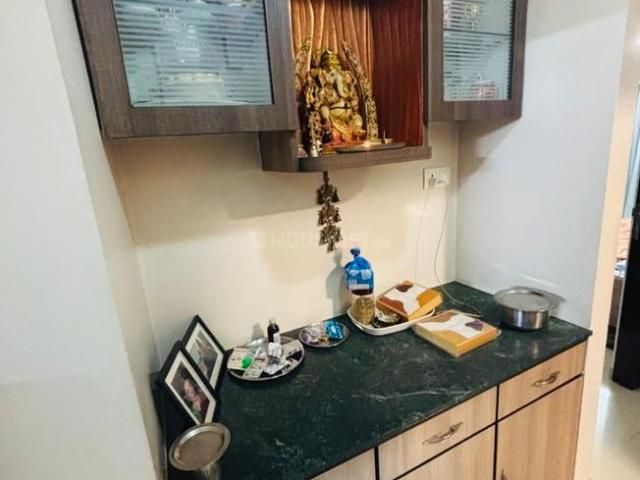 2 BHK Apartment in Khar West for resale Mumbai. The reference number is 20703236