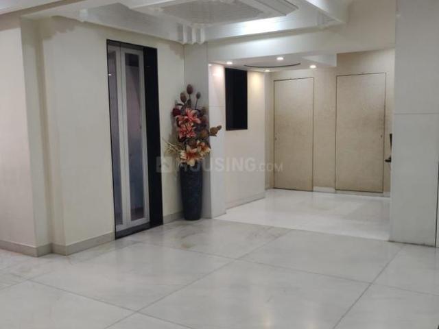 2 BHK Apartment in Khar West for resale Mumbai. The reference number is 9305877