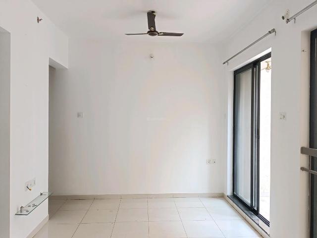 2 BHK Apartment in Kharadi for rent Pune. The reference number is 20005164